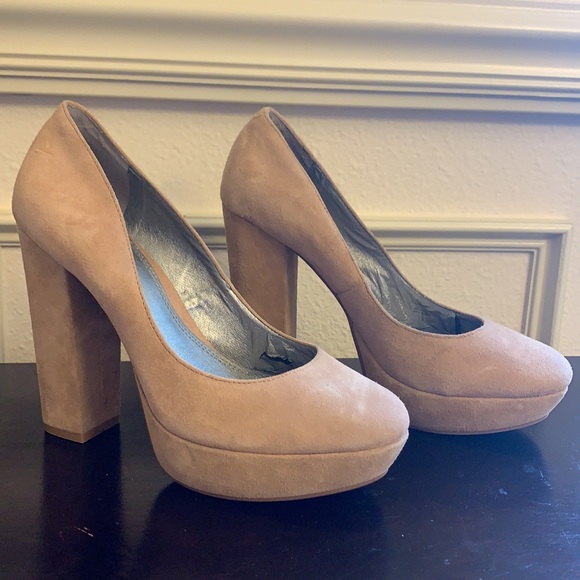 Gianni Bini Shoes - Picture 2 of 8